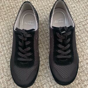 Dansko Hayes Suede Like New!